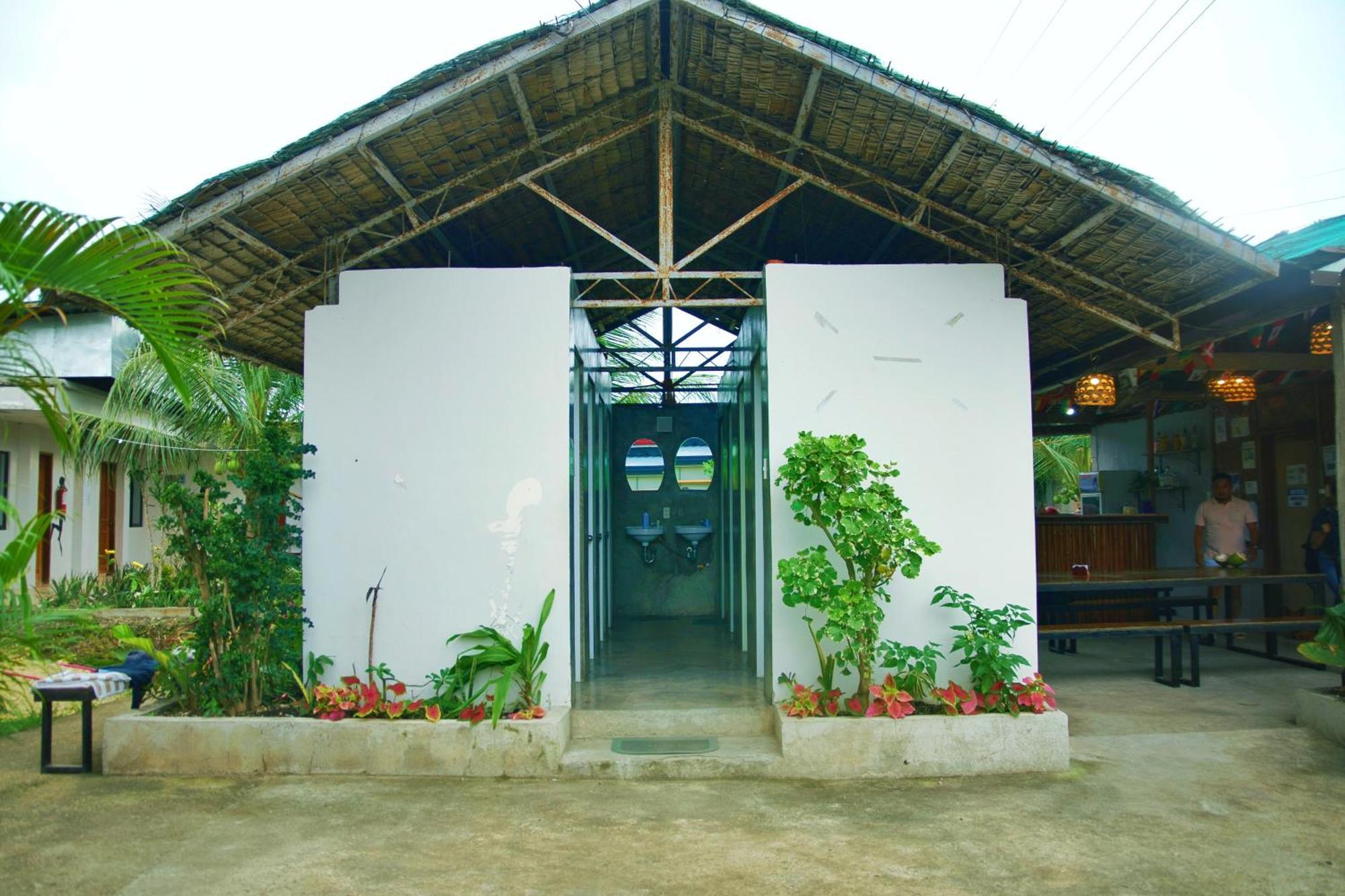 Ananas Guesthouse โมอัลโบอัล ภายนอก รูปภาพ