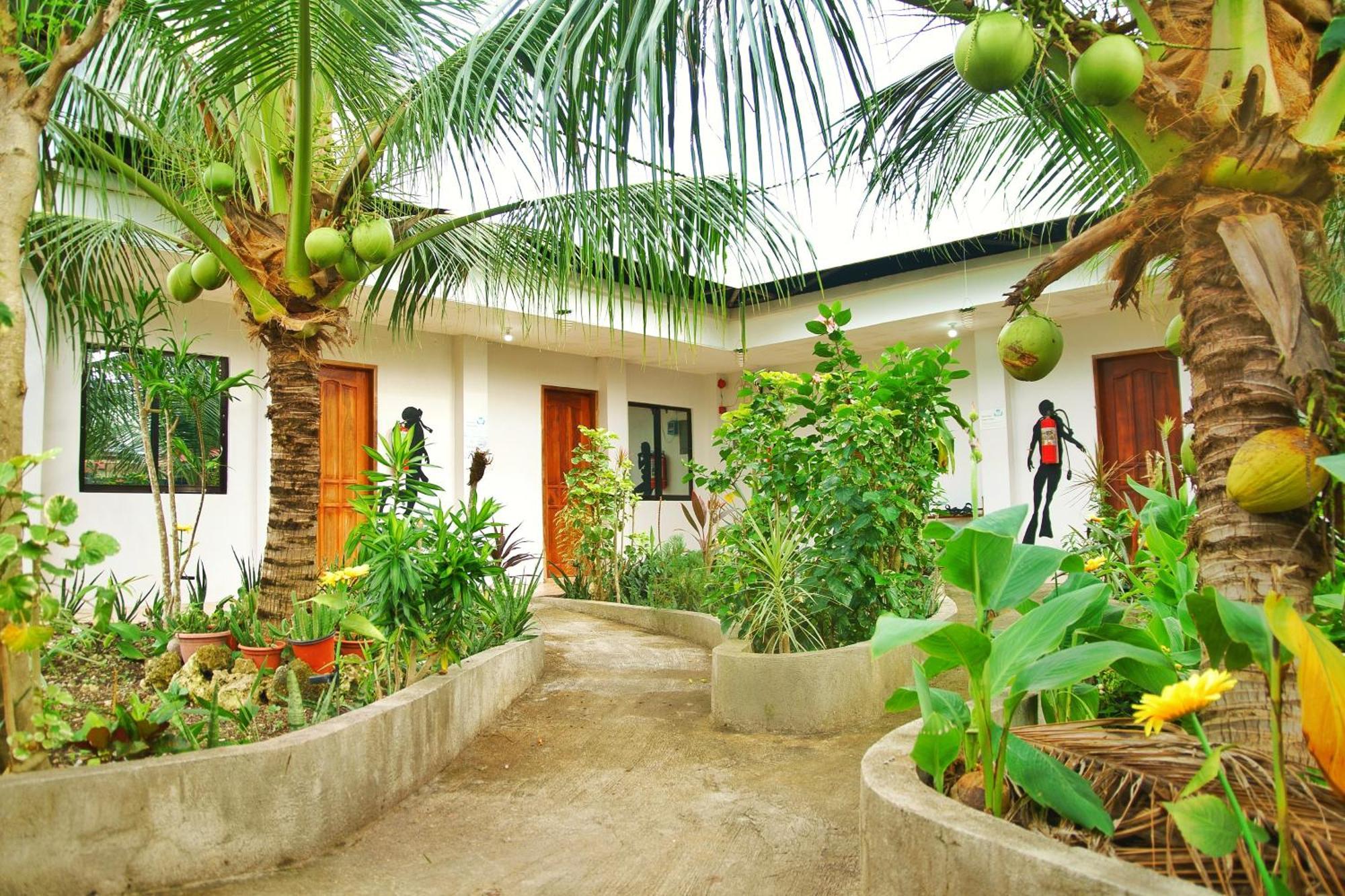 Ananas Guesthouse โมอัลโบอัล ภายนอก รูปภาพ